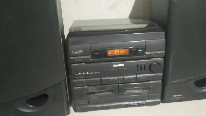Vendo rádio gradiente antigo 3x1