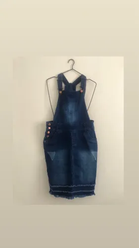Jardineira saia jeans tamanho M
