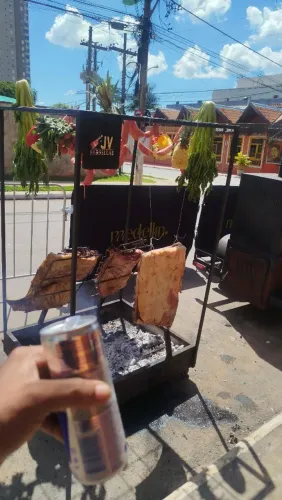 Churrasqueiro e assador .