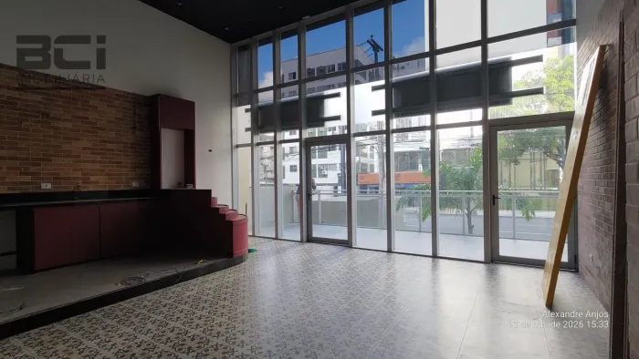 Loja 59 M², Pé direito duplo, na Avenida Conselheiro Aguiar, Boa Viagem-Recife.