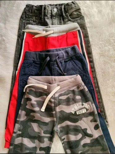 Lote de calça infantil Tam 3 anos