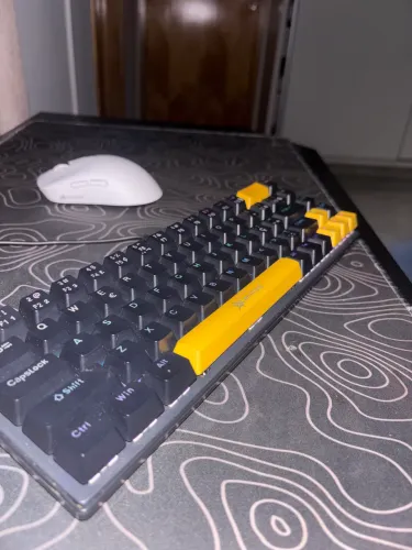 teclado gamer mecanico 65%
