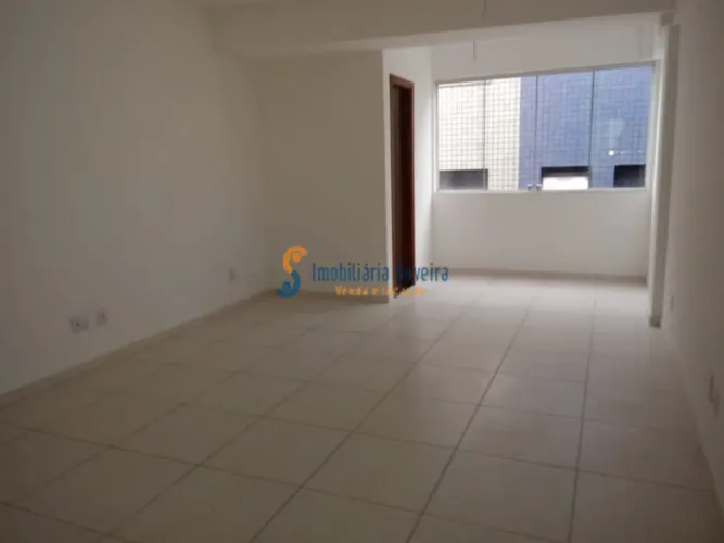 Sala comercial de 23 m², prédio com elevador 2 quarteirões da Av. Cristiano Machado , loca