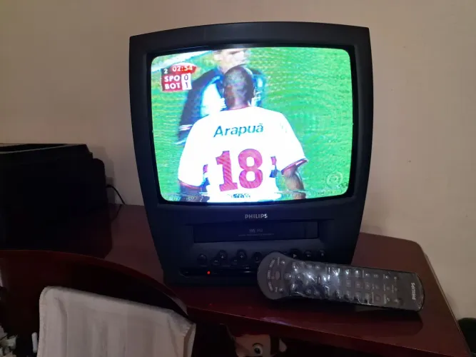 TV Philips 14 Tubo VHS Funcionando Ótima Controle Pode Testar R$ 350 Trocas