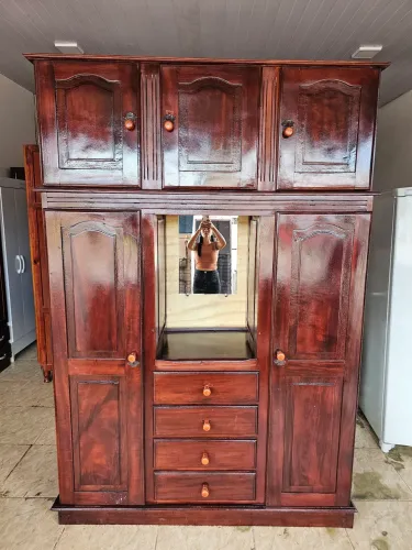 Guarda-roupa usado de macacauba 