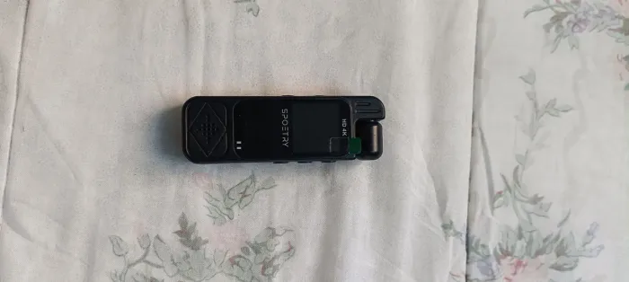 Câmera spoetry grava em até 2k 30 fps,da pra prender na camisa,bom pra sair de moto