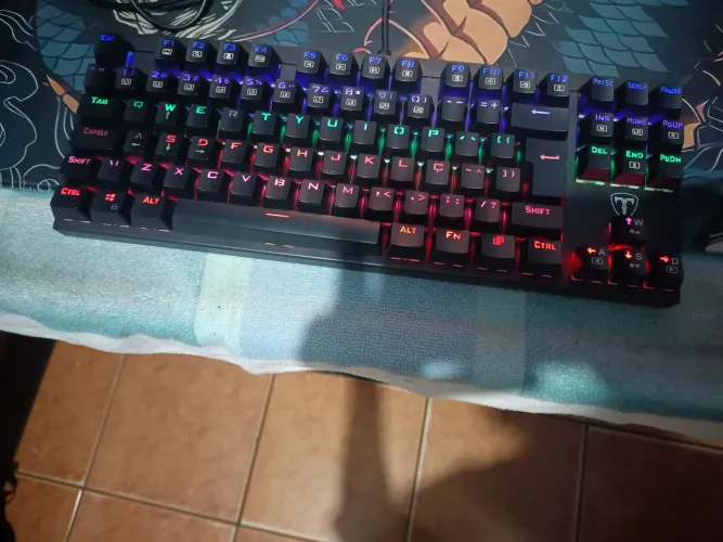 Kit Gamer Desapego - Teclado T-Dagger Mecânico + Mouse Logitech G403 Hero (Ler Descrição)