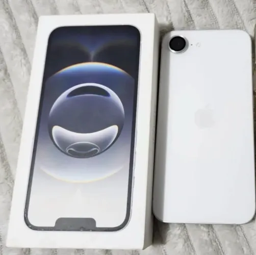 iPhone 16e