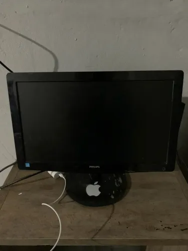 2 MONITORES RETIRADA DE PEÇAS