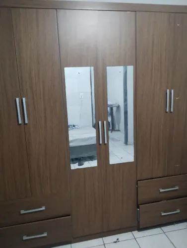 Guarda roupa doação 