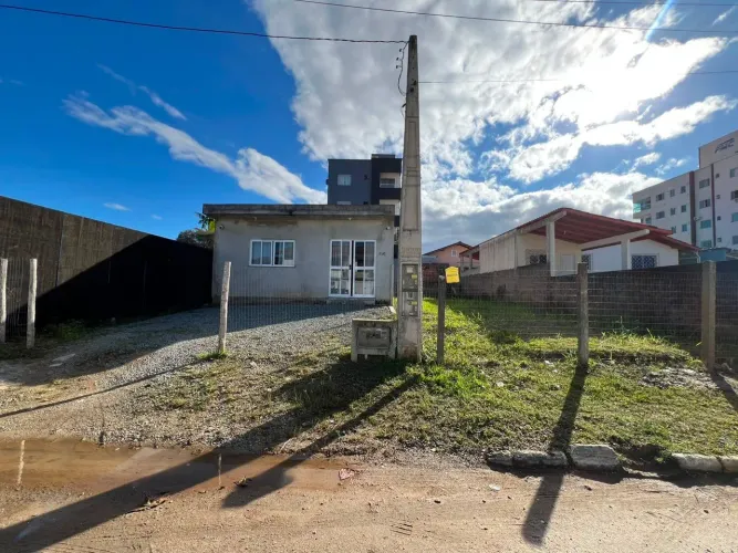 Casa para Venda em Camboriú, Centro, 2 dormitórios, 1 banheiro, 1 vaga