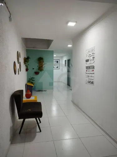 Prédio Comercial à Venda no 18 do Forte com Galpão e 4 Kitnets.
