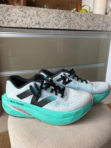 New Balance Supercomp Trainer V3 (placa de carbono)