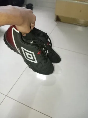 Chuteira society Original (umbro) tamanho 39 