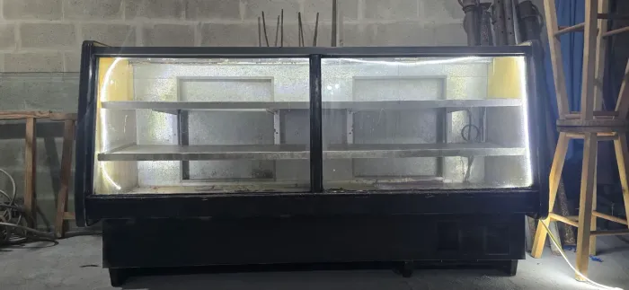 Vendo expositor com vidro