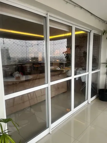 Porta sacada em vidro