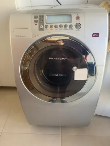 Vendo lava e seca Brastemp Ative!, com abertura frontal e acabamento prata