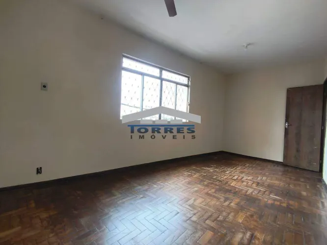Casa Ampla com 03 Quartos no Novo Eldorado  Imperdível!