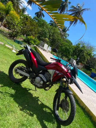 Vendo xre300 2015 pronto de tranferir XRE todo no jeito só pega e anda