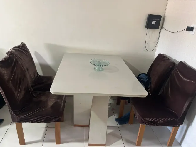 Mesa de 4 cadeiras