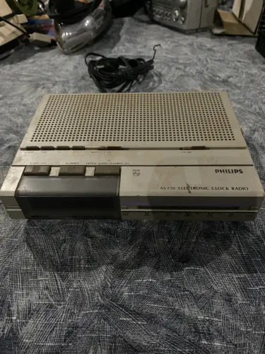 Rádio relógio Philips antigo