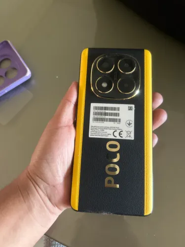 Celular poco