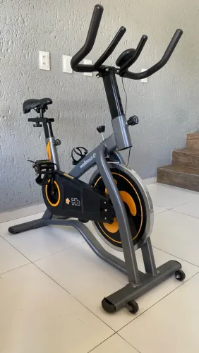 Bicicleta ergométrica de spinning wellness