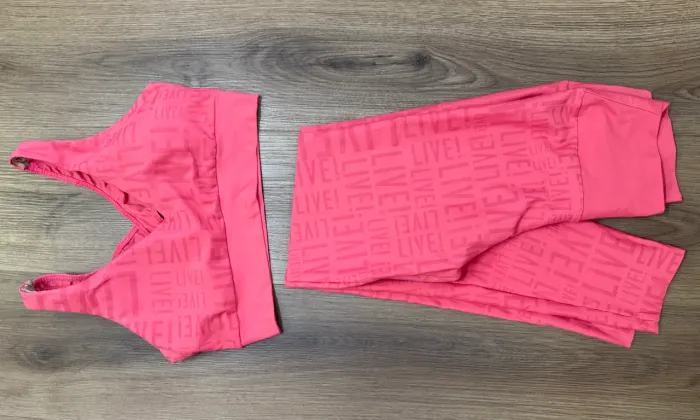 Vendo conjunto da LIVE (calça e top)