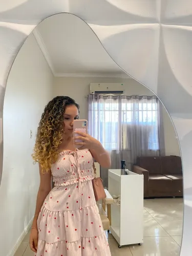 Vestido semi novo lindo