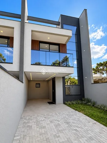 SOBRADO TRIPLEX À VENDA EM PINHAIS | 3 DORMITÓRIOS | 2 VAGAS