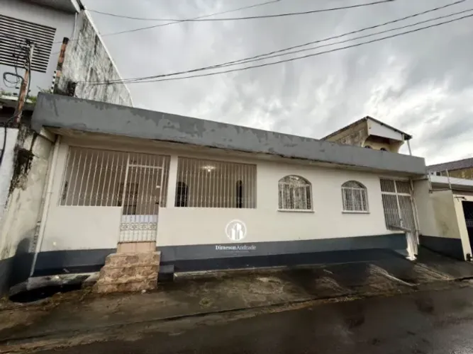 Casa Térrea à venda de 217 m² com 5 quartos em Parque 10 de Novembro - Manaus/AM