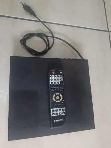 Vende-se um aparelho de DVD 