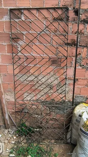 Vendo um portão de ferro 