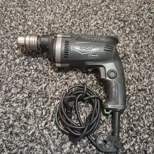 Furadeira makita
