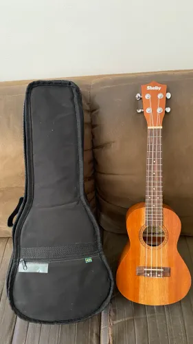 Ukulele Shelby Soprano + Capa | Excelente Estado | Recém Afinado