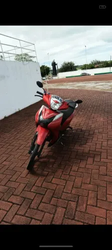 VENDO UMA MOTO EXTRA A JET 125 SHINERAY NA PARTIDA COM NENHUM DEFEITO VAMOS FECHAR NEGÓCIO