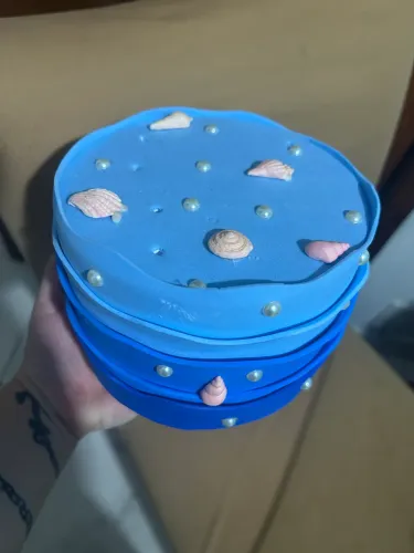 Bolo fake tipo espatulado em EVA azul claro e escuro 