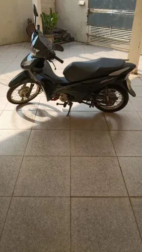 Biz 125, tudo em dias, so pegar e transferir para o nome do novo dono 