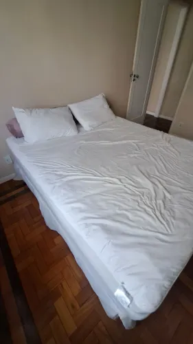 Cama Queen size. Alto luxo