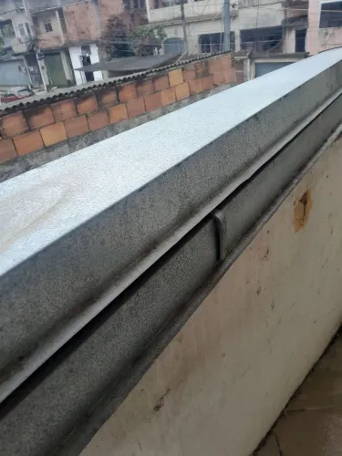Vende-se calha de 6 metros galvonizada