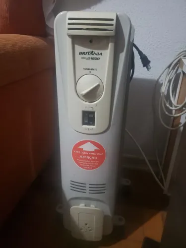 Aquecedor a óleo (com avaria) p aproveitar peças