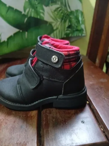 Vendo bota infantil número 24 kydy 50 reais bairro do umarizal