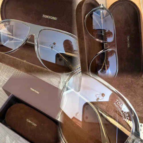 Vendo Dois Óculos Originais Tom Ford Com nota fiscal