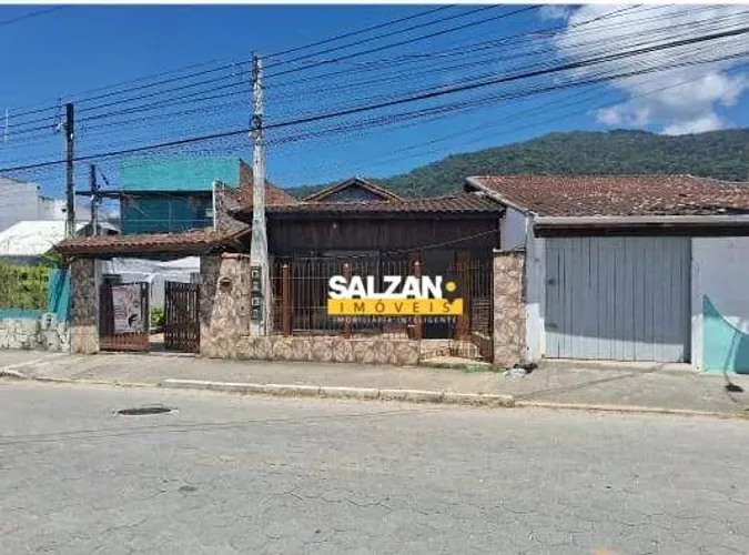 Casa com Sala comercial e Edicula com 3 dormitórios à venda, 163 m² por R$ 850.000 - Pereq