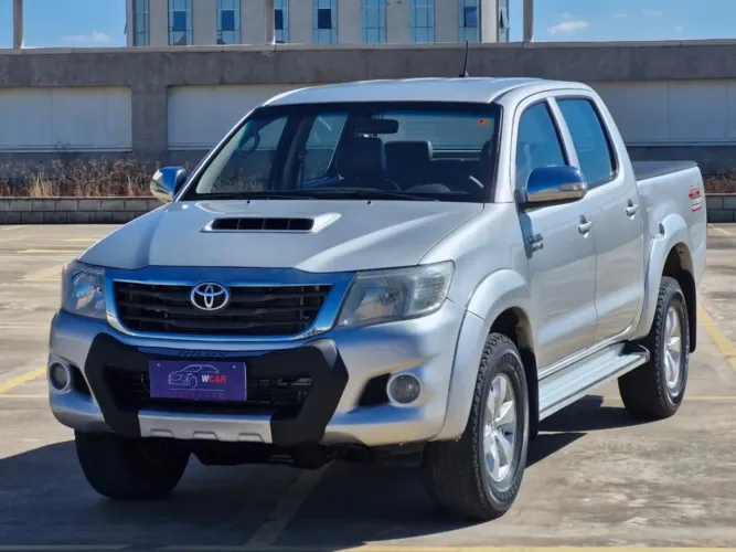 Toyota Hilux CD SRV D4-d 4X4 3.0 TDI Diesel AUT 2013