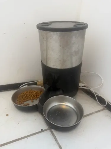 Alimentador Automático