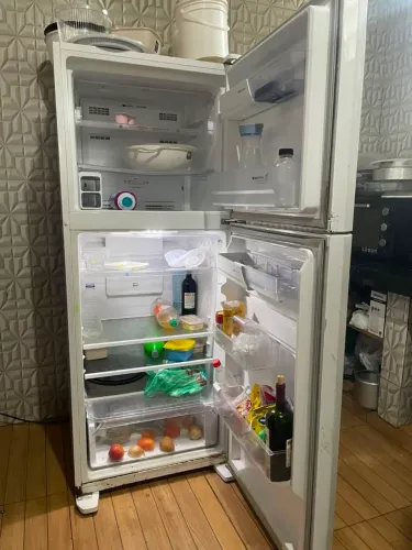 Geladeira Grande Eletrolux 303 litros