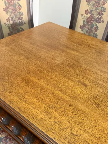 vendo mesa de 1,80 aprox com 6 cadeiras