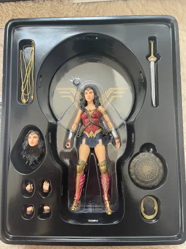 Mezco - Wonder Woman 1/12