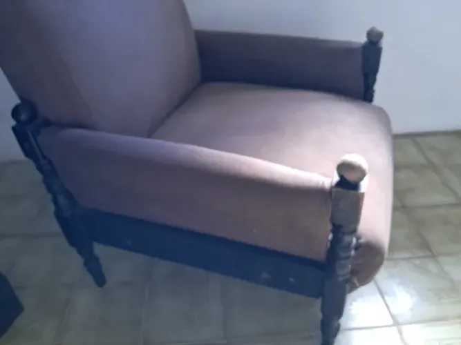 Poltrona confortável modelo antigo 